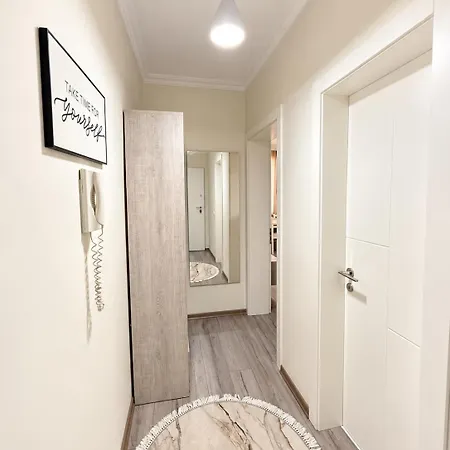 Lenia Urban Daire Tiran